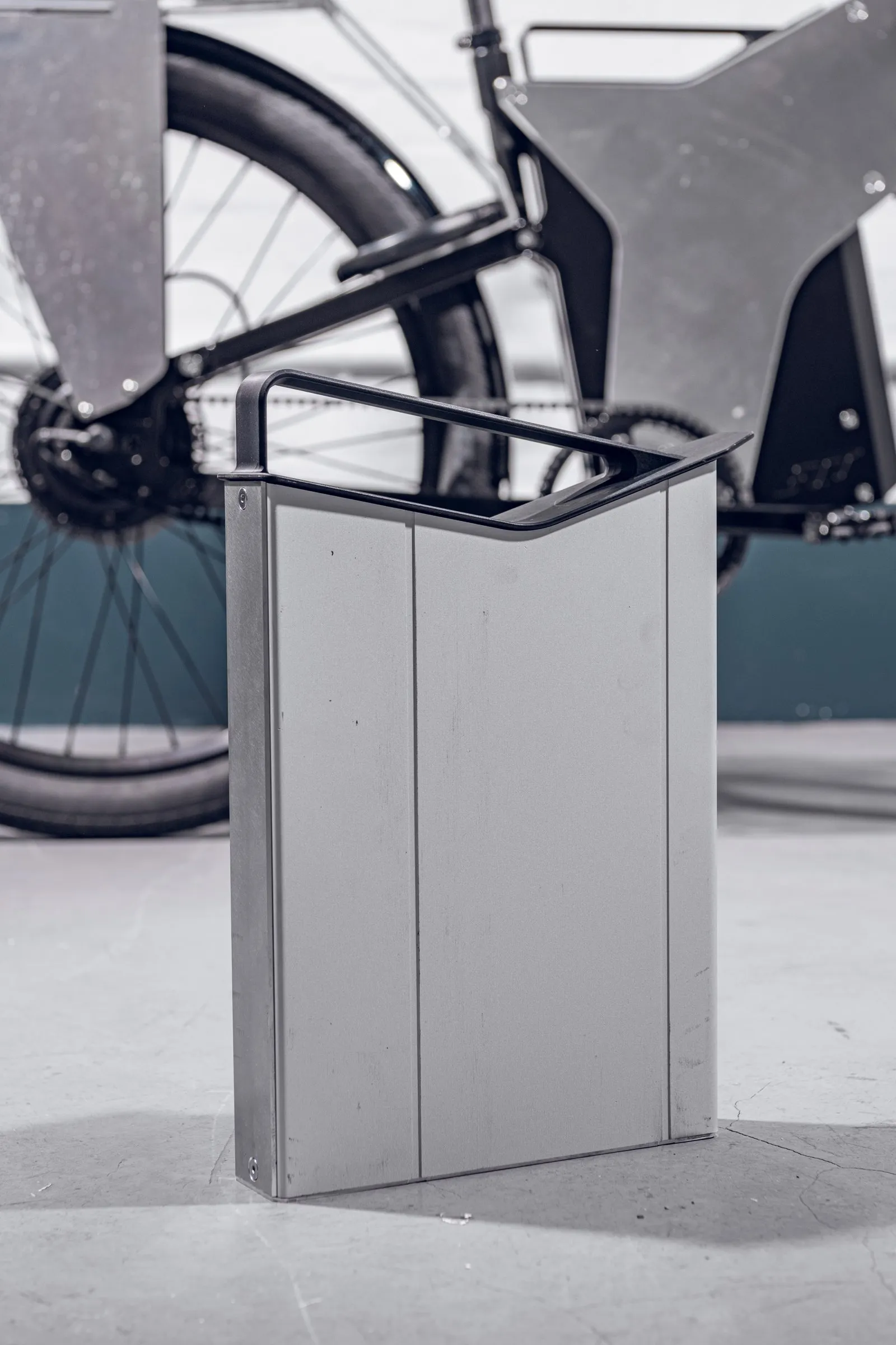 The 1,056 Wh removable battery pack of the ETT Trayser 2.0, off the bike