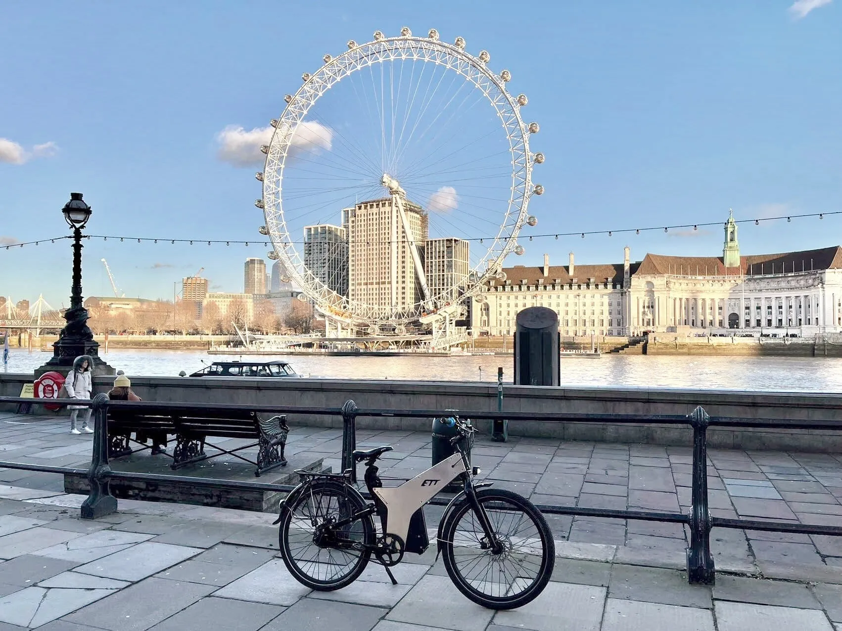 ETT Trayser 2.0 parked by the London Eye